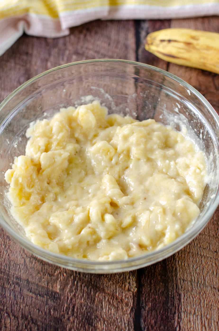 bananas mashed in a glass bowl