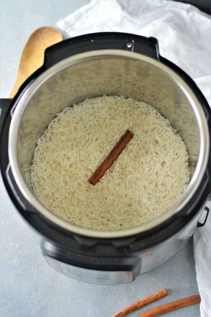 cooked basmatic rice in instant pot with cinnamon stick